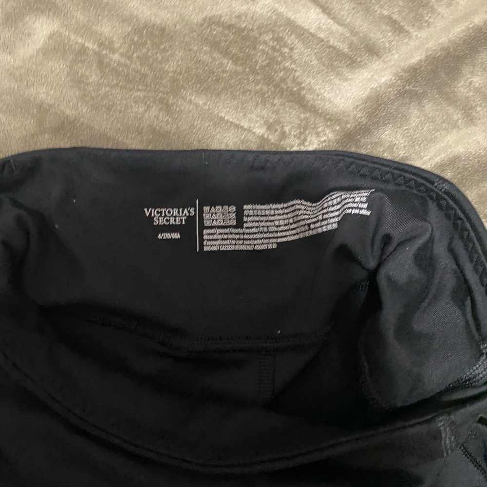 Victoria’s Secret black full length leggings, perfect condition, Size Small